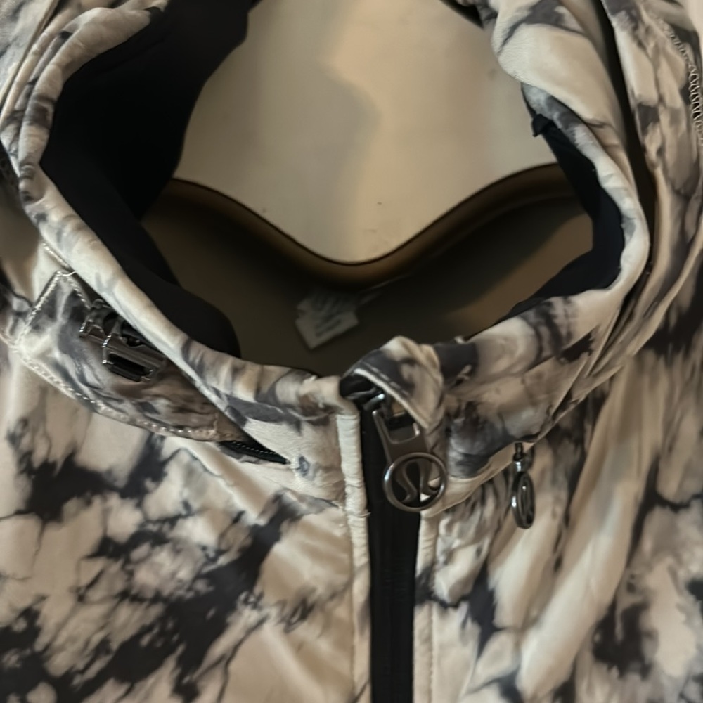 Lululemon Lightweight Jacket - image 3